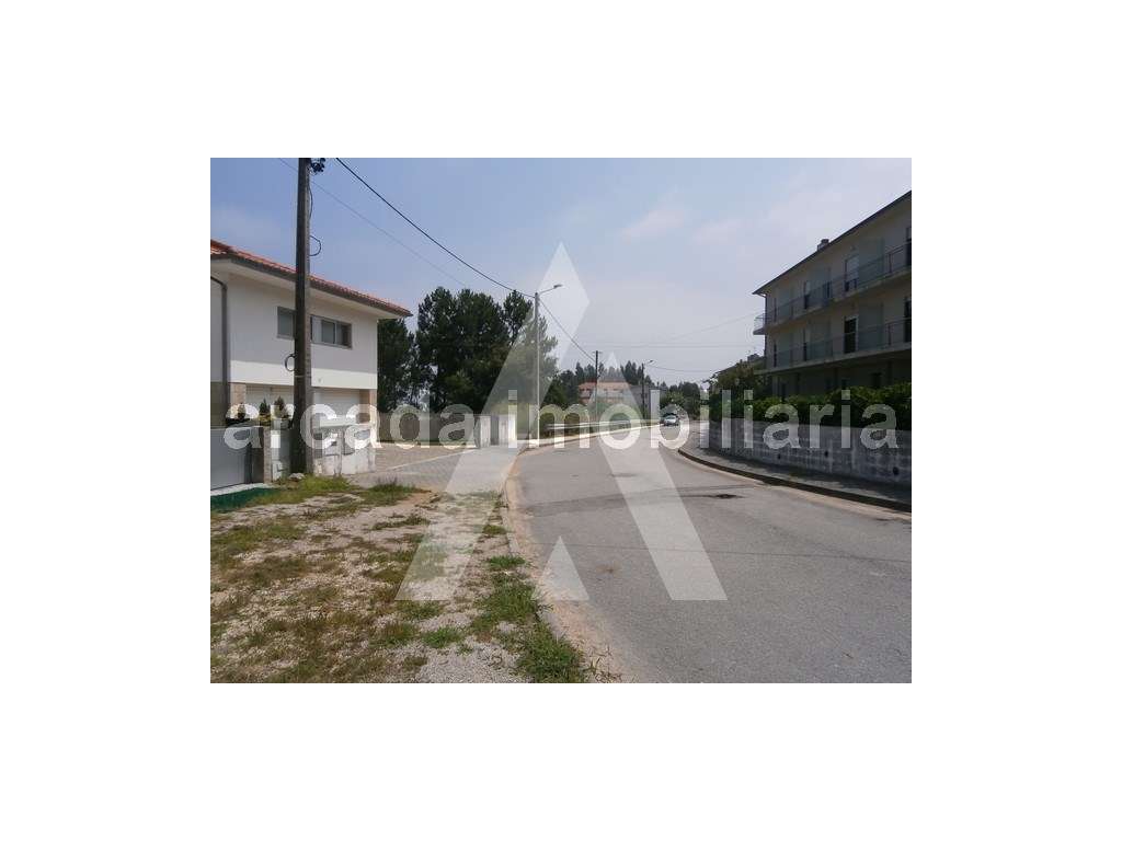 Terreno em Sever do Vouga, com 15 m de frente e 521 m2 de área total. - Grande imagem: 4/5