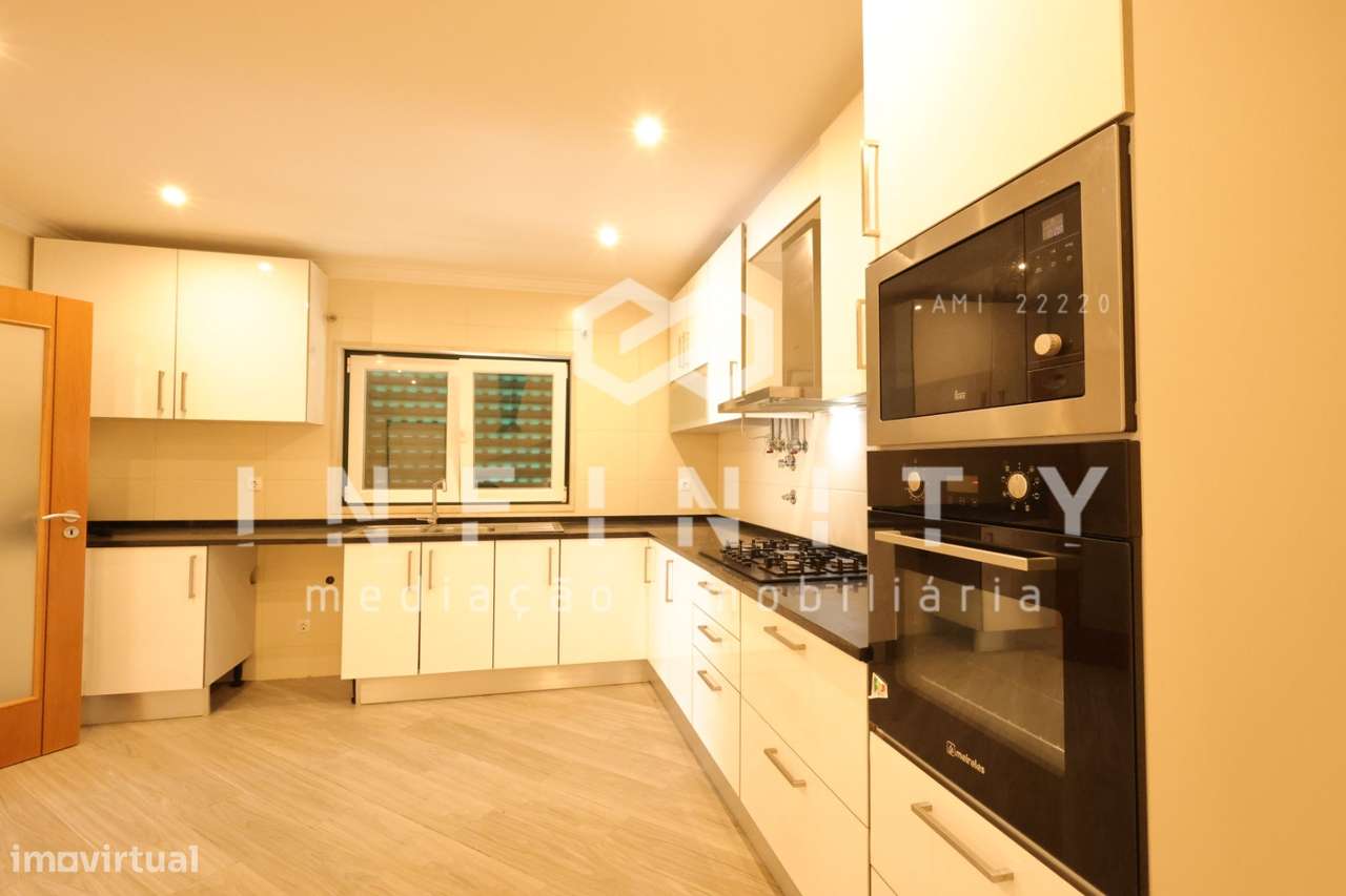 Moradia independente T4-18