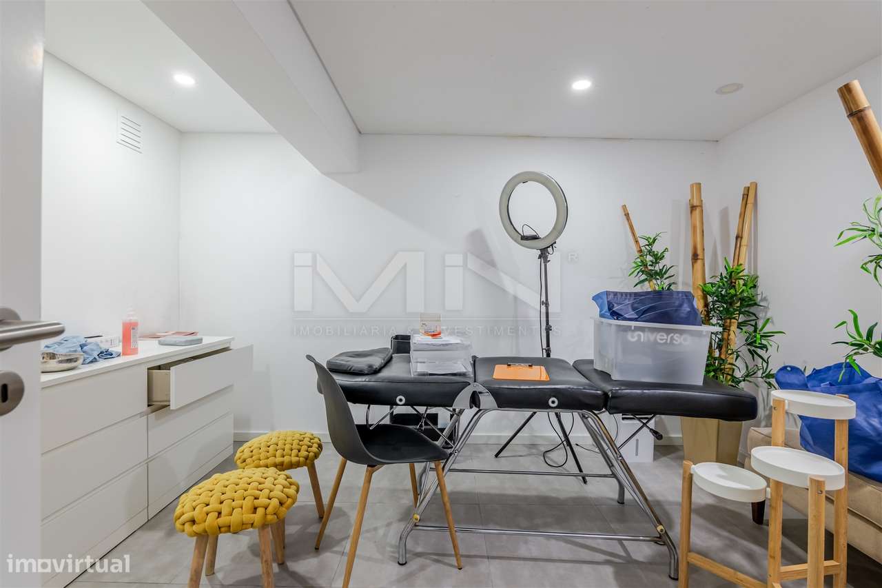 Moradia T4 de 4 Frentes: Elegância e Versatilidade a 2km do Freixo-29