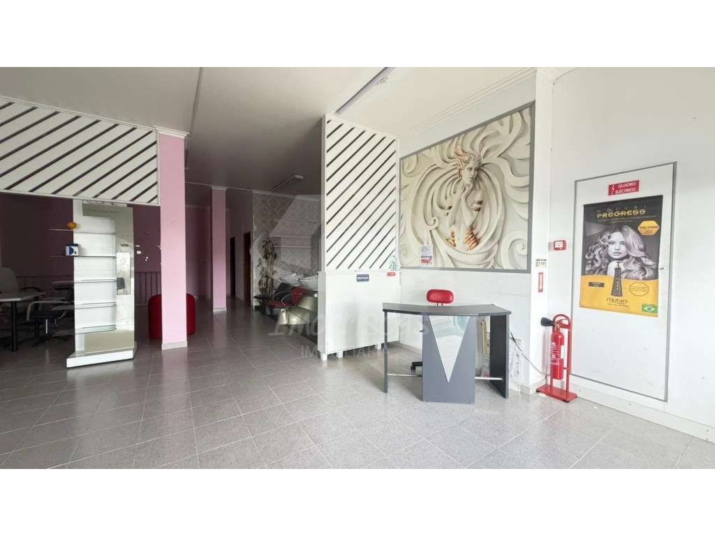 Loja com 110 m² para arrendamento no Bairro do Estacal Novo, Santa ... - Grande imagem: 4/20