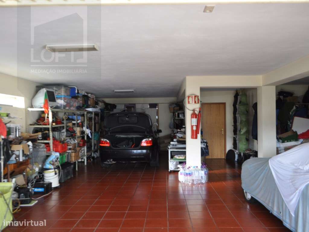 Moradia V4 em Candoso S.Santiago e Mascotelos-36