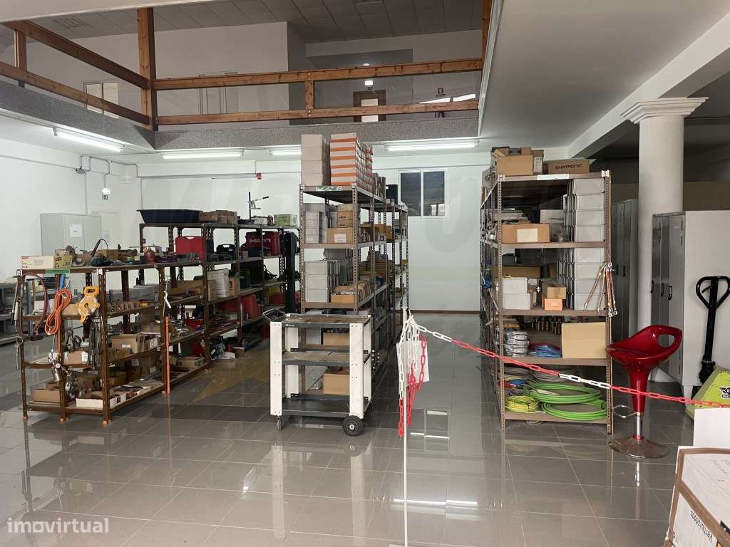 Venda conjunta de imóveis para atividade industrial com edifício e ...-15