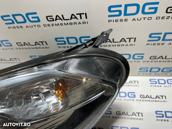 Far Stanga Halogen cu Lupa Nissan Qashqai J10 Facelift 2007 - 2013 Cod 26060BR61A 1LL010335 [2770] - 2