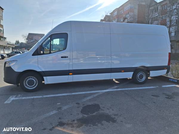 Mercedes-Benz Sprinter - 12