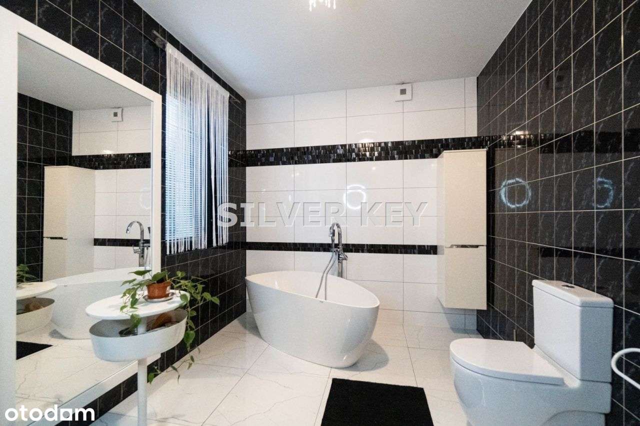 Wyjątkowy Dom z Dodatkowym Budynkiem Usługowym-11