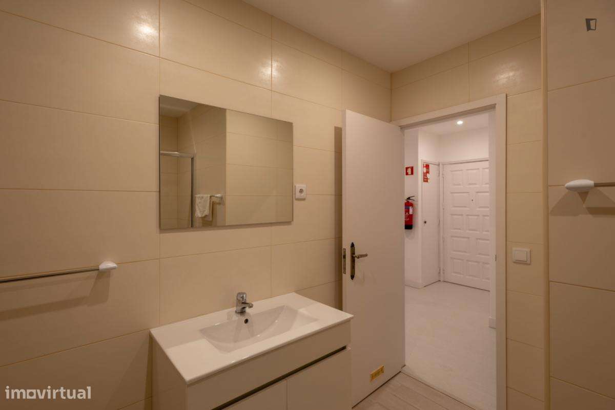 Apartamento com 1 quartos - localizado em Campanhã Porto - Grande imagem: 4/6
