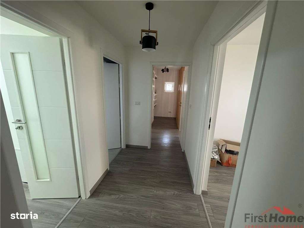 Ap 4 cam transformat in 3, et 1, renovat complet, zona Inspectoratul S-17