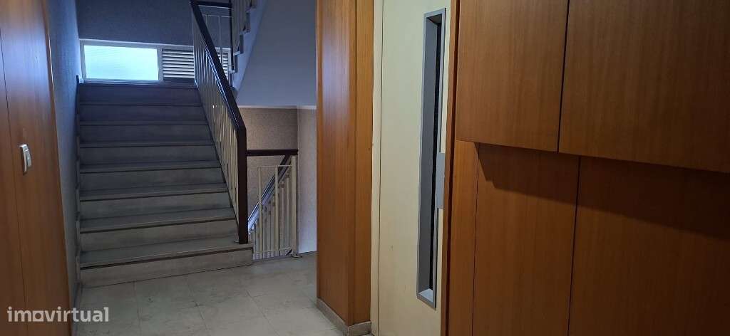 Apartamento T2 - Ferreiros - Grande imagem: 2/15