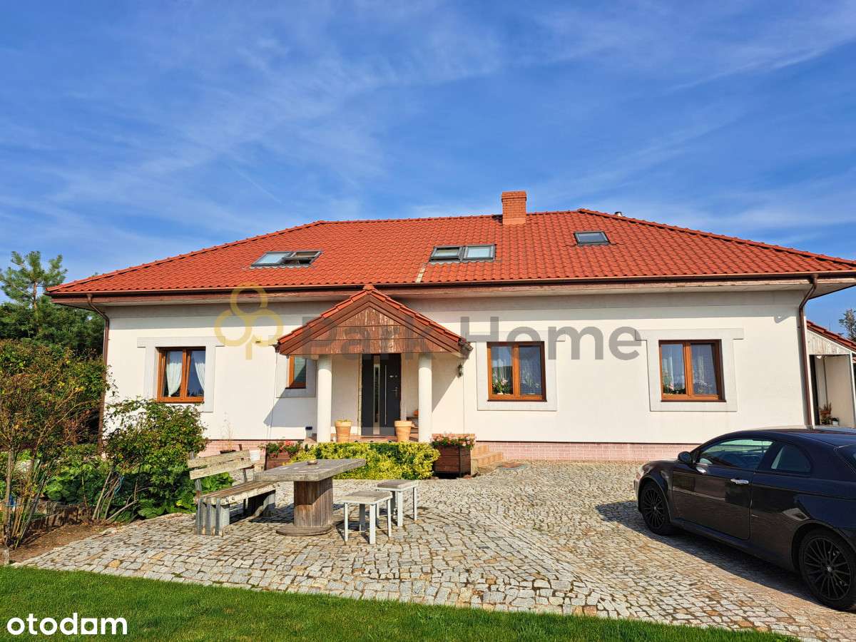 Przestronny dom + niezależna kawalerka - Pełny obrazek: 2/14