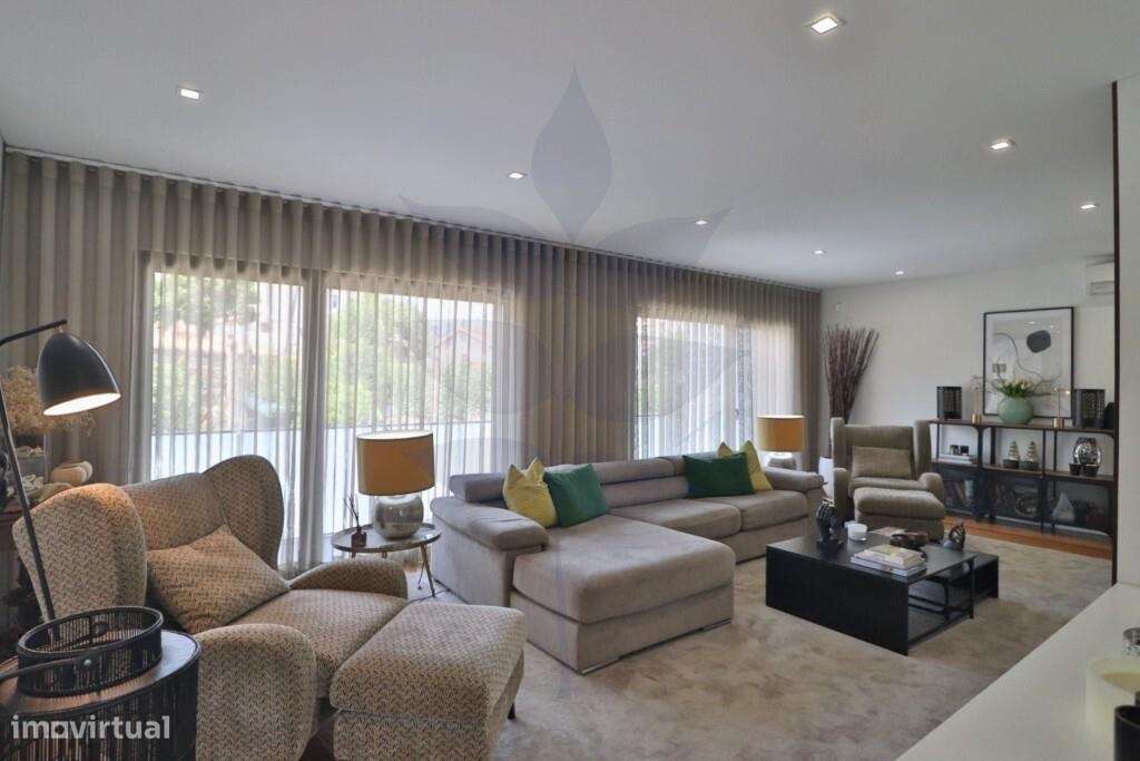 Vende-se Moradia T3 (Banda) - S. Pedro Este, Braga - Grande imagem: 4/57