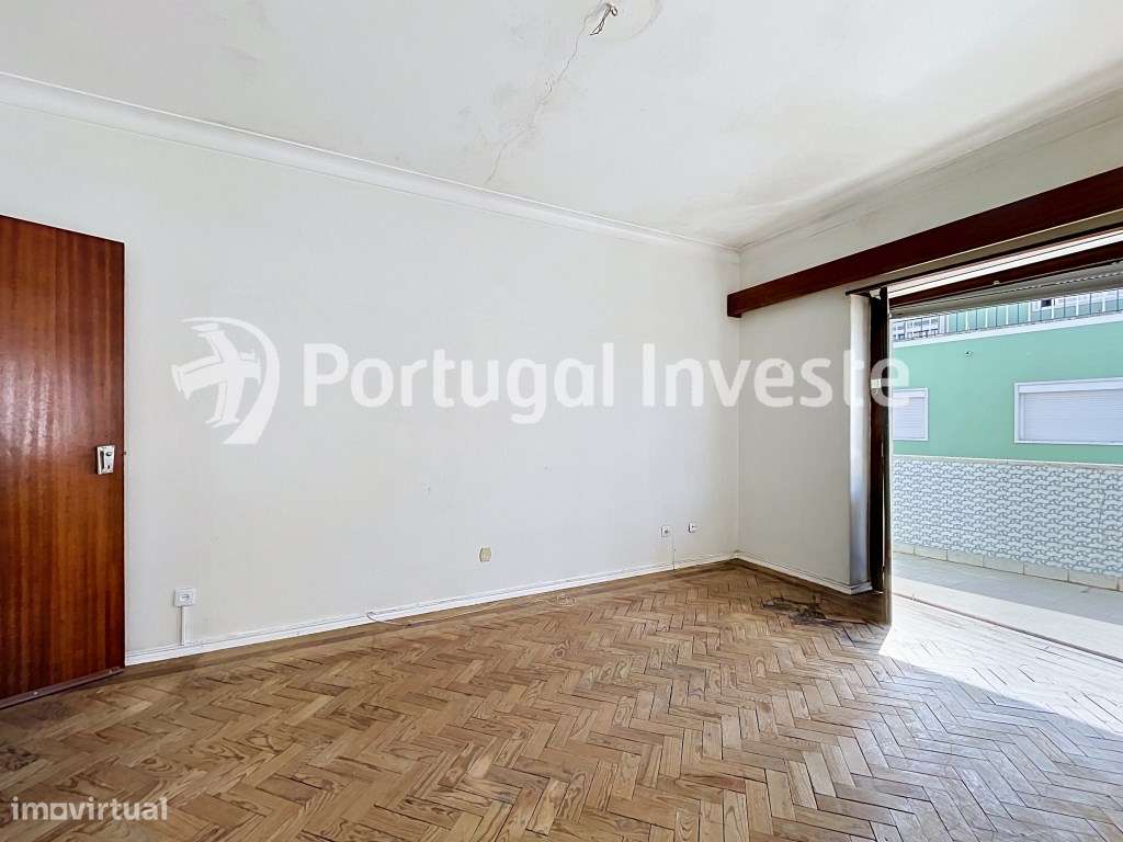 Apartamento de 5 assoalhadas na rua Capitão Leitão, Almada-14