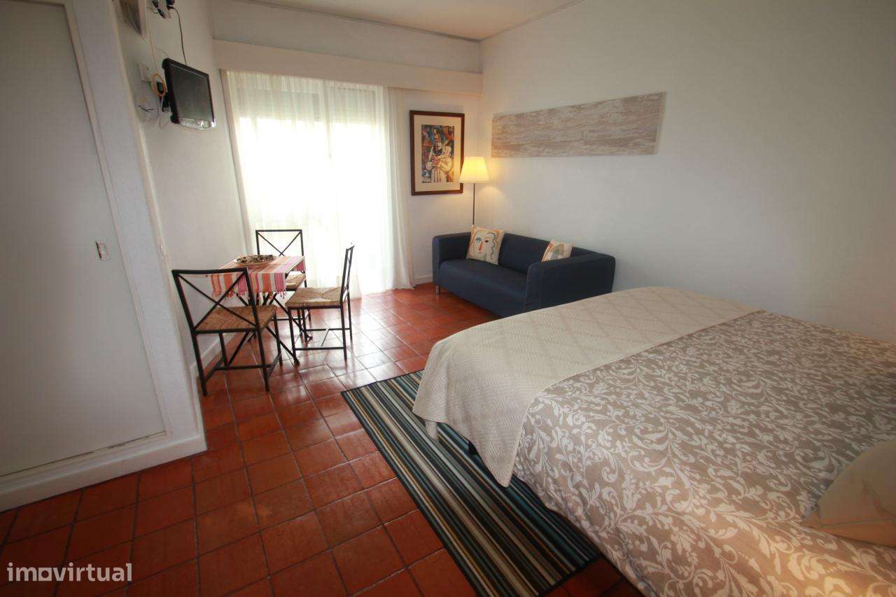 T0 Estudio - Estoril - Mobilado e Equipado - Grande imagem: 3/10