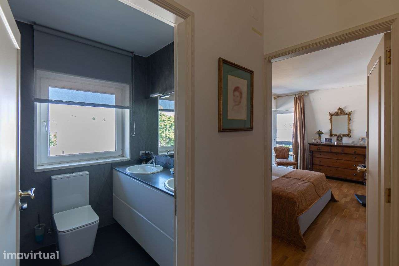 Moradia totalmente remodelada na melhor zona das Antas-22