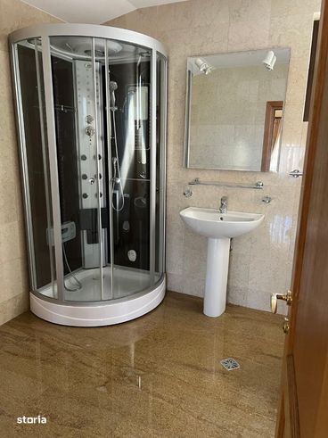 Casa spatioasa – ideala pentru familie, zona Centrala-11