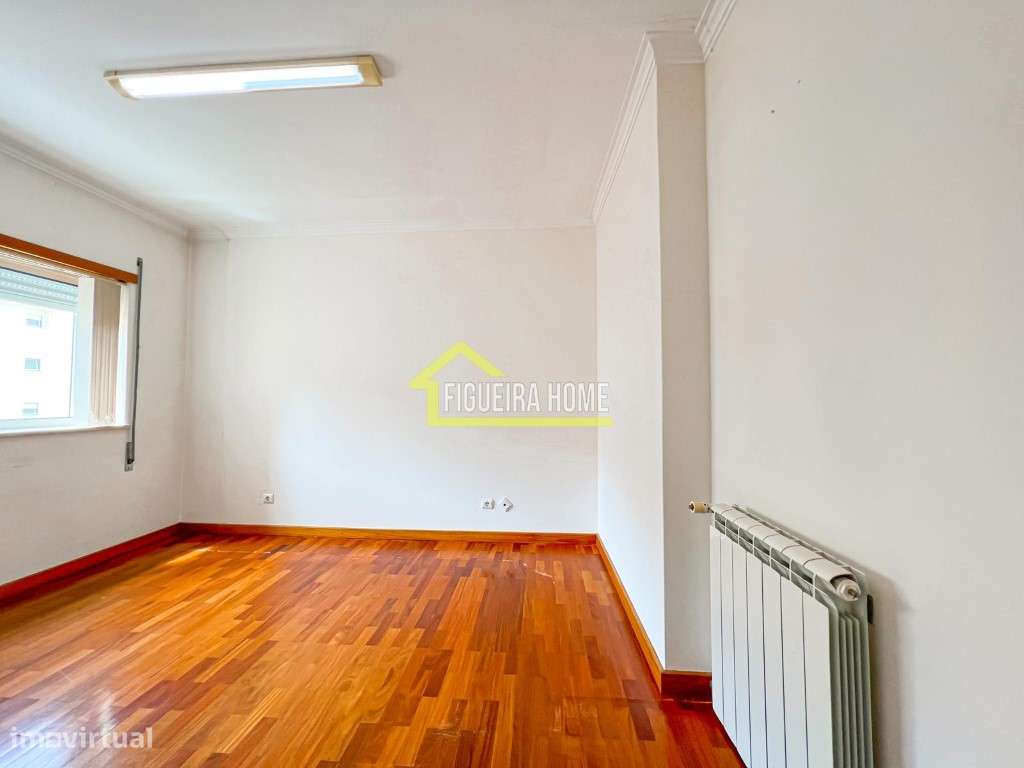 T4 na cidade em excelente estado com garagem-14