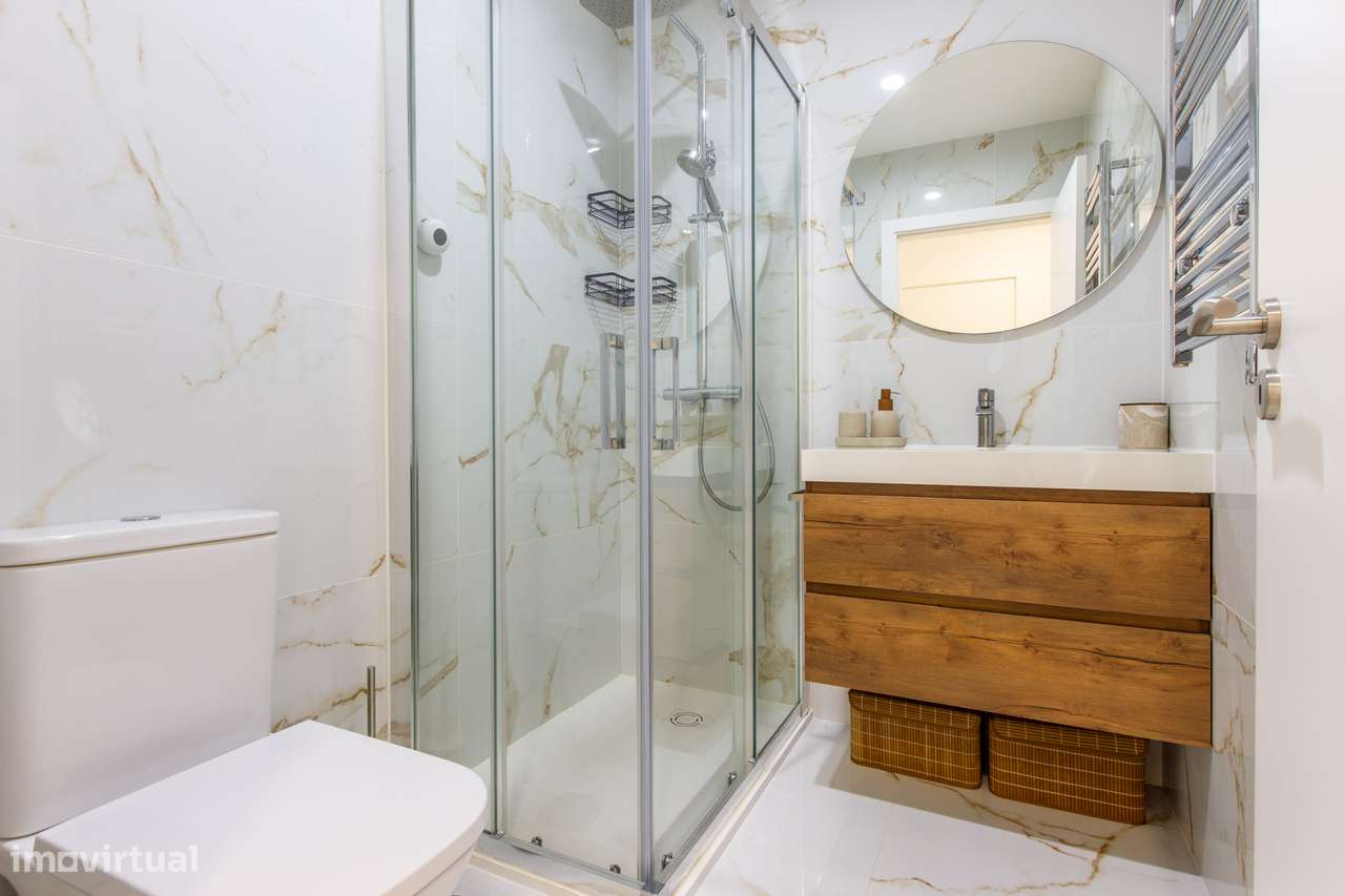 Apartamento T2 com A/C e arrecadação- Barreiro Perto da Praia e Centro-16