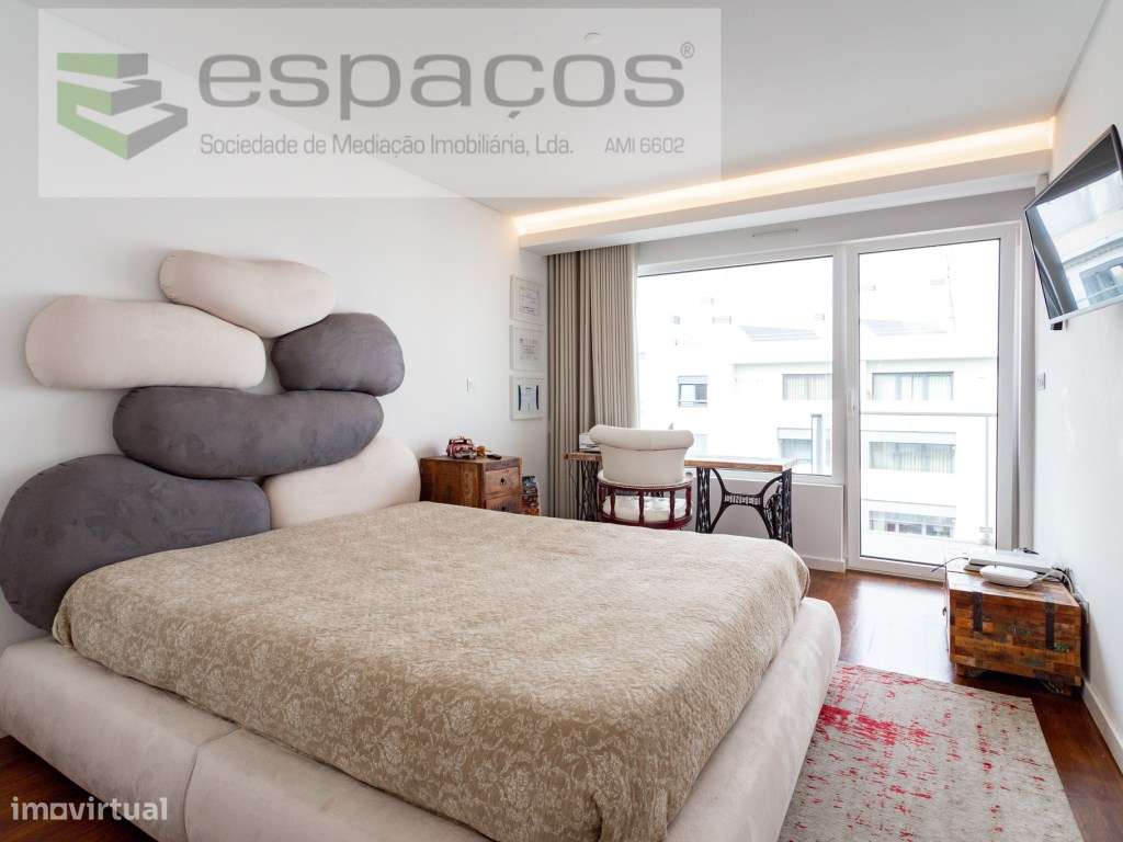 Fantástico T4 com Terraço Privativo, Varanda, Box , Vista Rio, Quin...-38