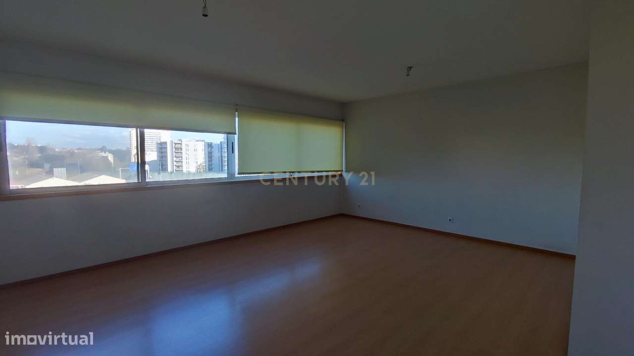 Apartamento T3 com 157 m² — Conforto, Luz Natural e Qualidade de Vida - Grande imagem: 4/9