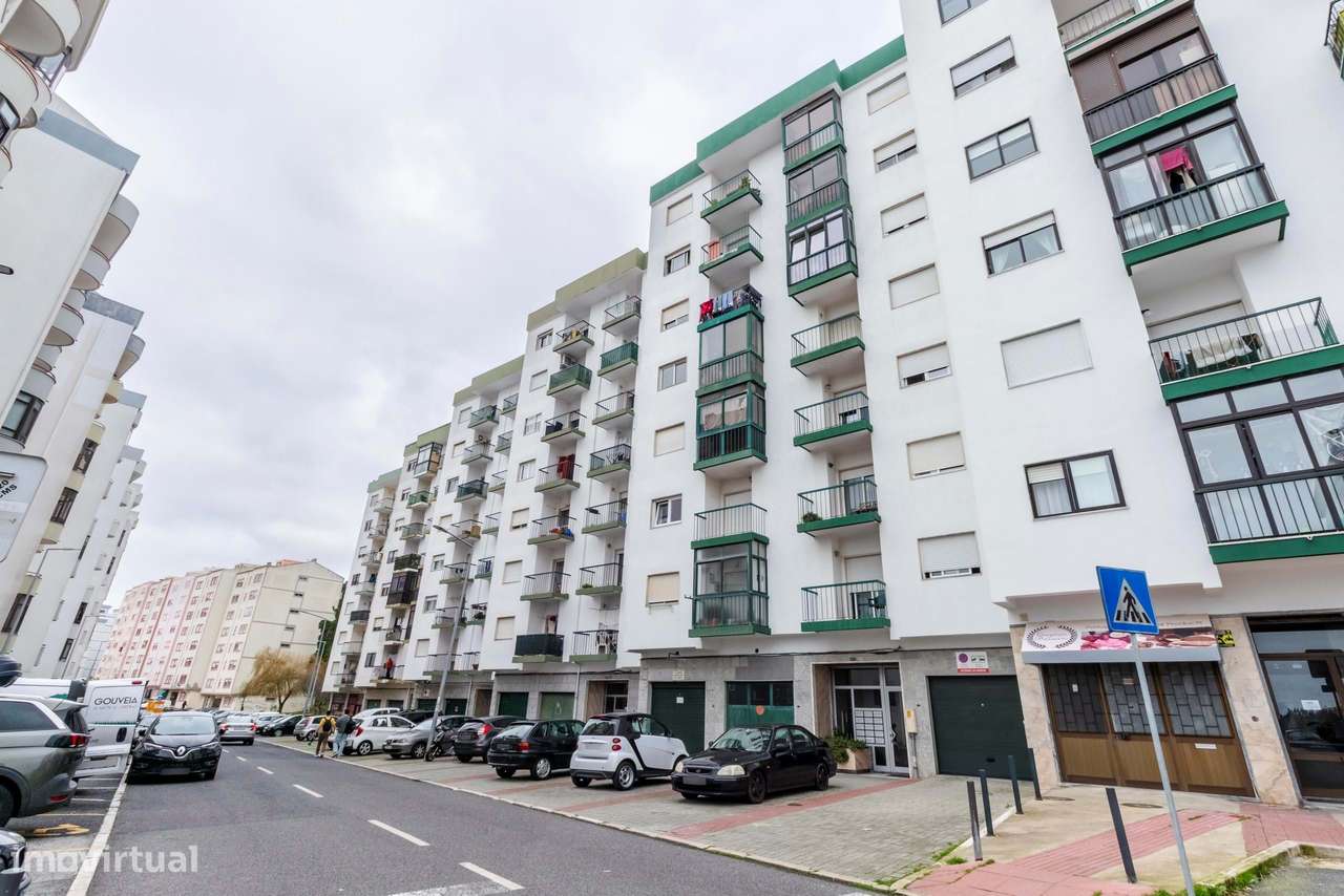 Apartamento T2 c/ 2 Wcs Totalmente Remodelado na Rinchoa, Sintra-41