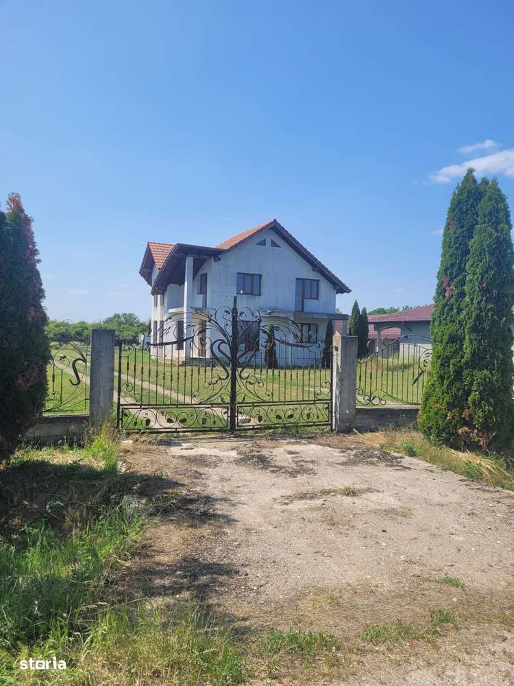 Casă de vânzare în Bercu Nou cu teren-6
