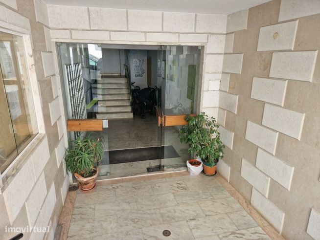 Apartamento Duplex Totalmente Remodelado na Costa da Caparica-42