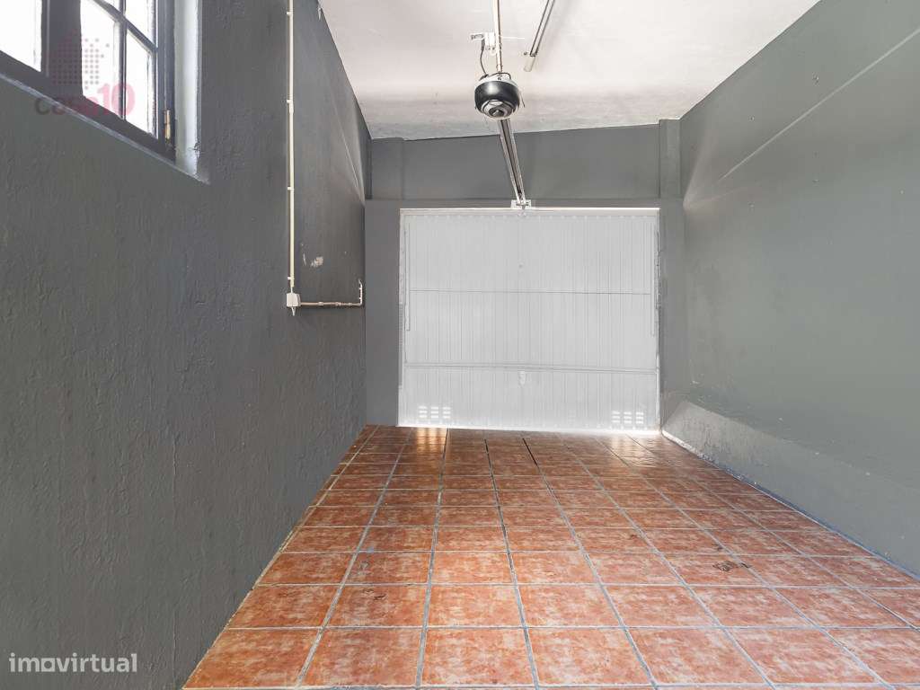 Moradia T5 renovada em Algueirão-Mem Martins, com piscina e jardim-31