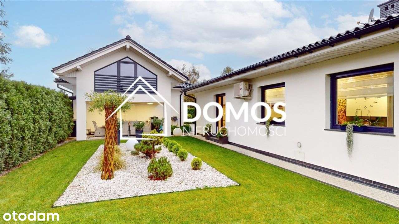 Piękny Dom Parterowy Z Garażem-0