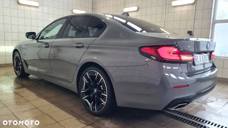 BMW Seria 5 545e xDrive M Sport sport - 4