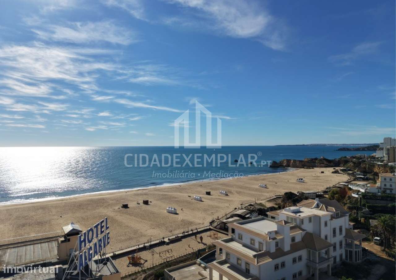 Luxuoso Penthouse T2 Totalmente Remodelado – Portimão, Algarve-29