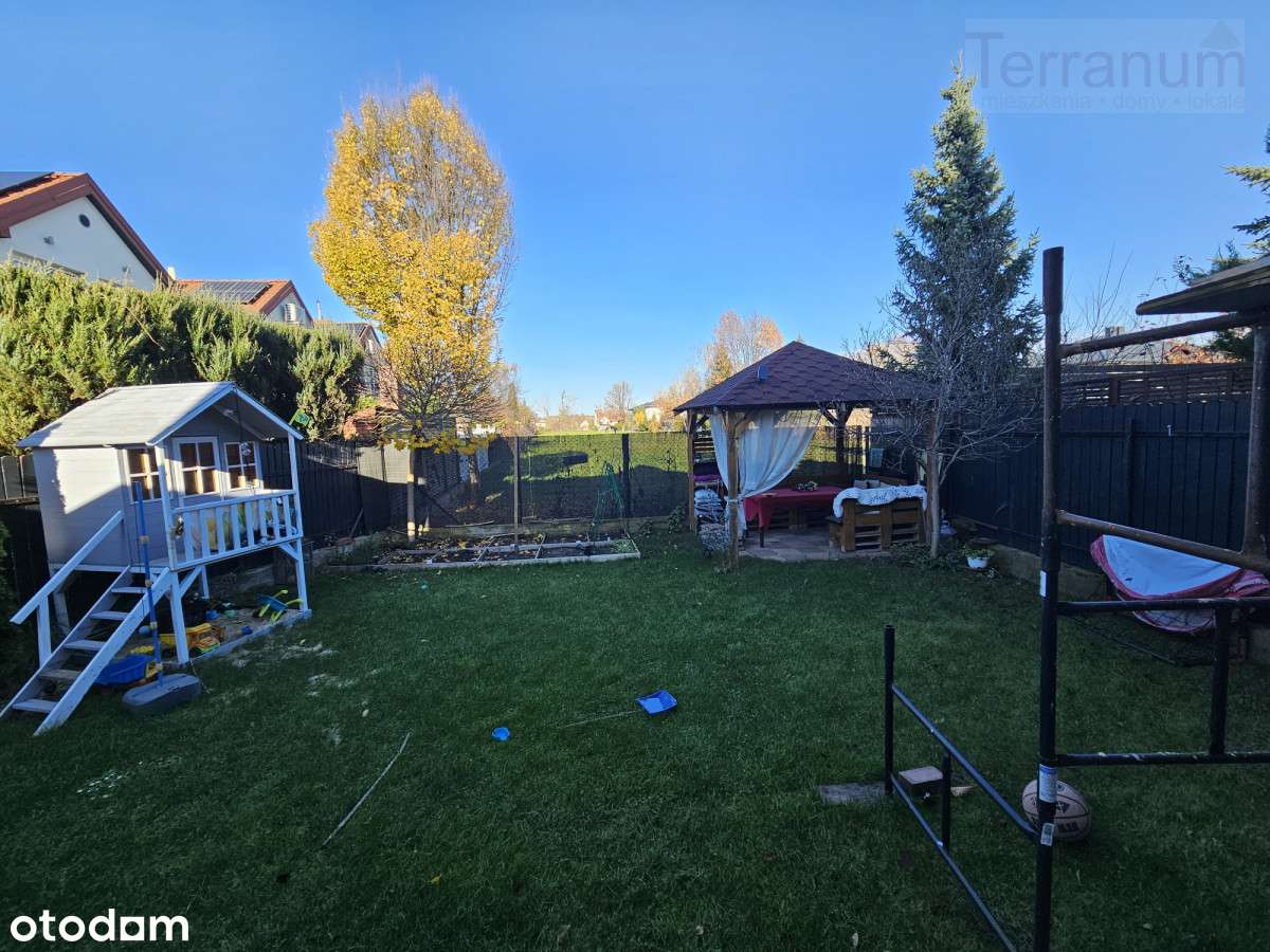 Dom (bliźniak) 4 sypialnie, 2 łazienki-9