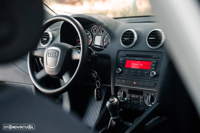 Audi A3 Sportback 1.6 Ambiente - 5