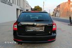 Skoda Octavia Combi 2.0 TDI CR DPF RS - 25