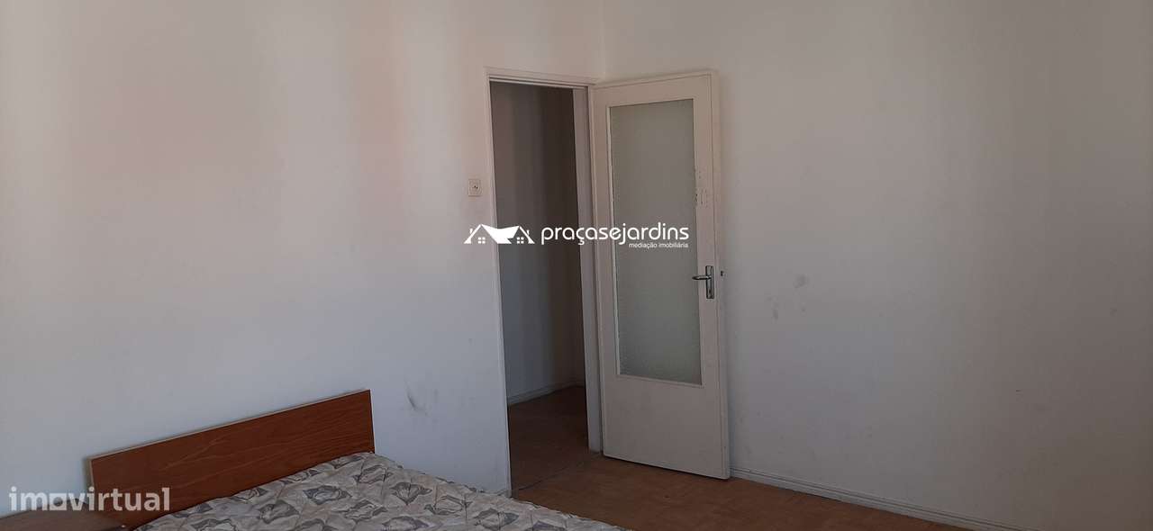 Prédio com 3 Apartamentos-17