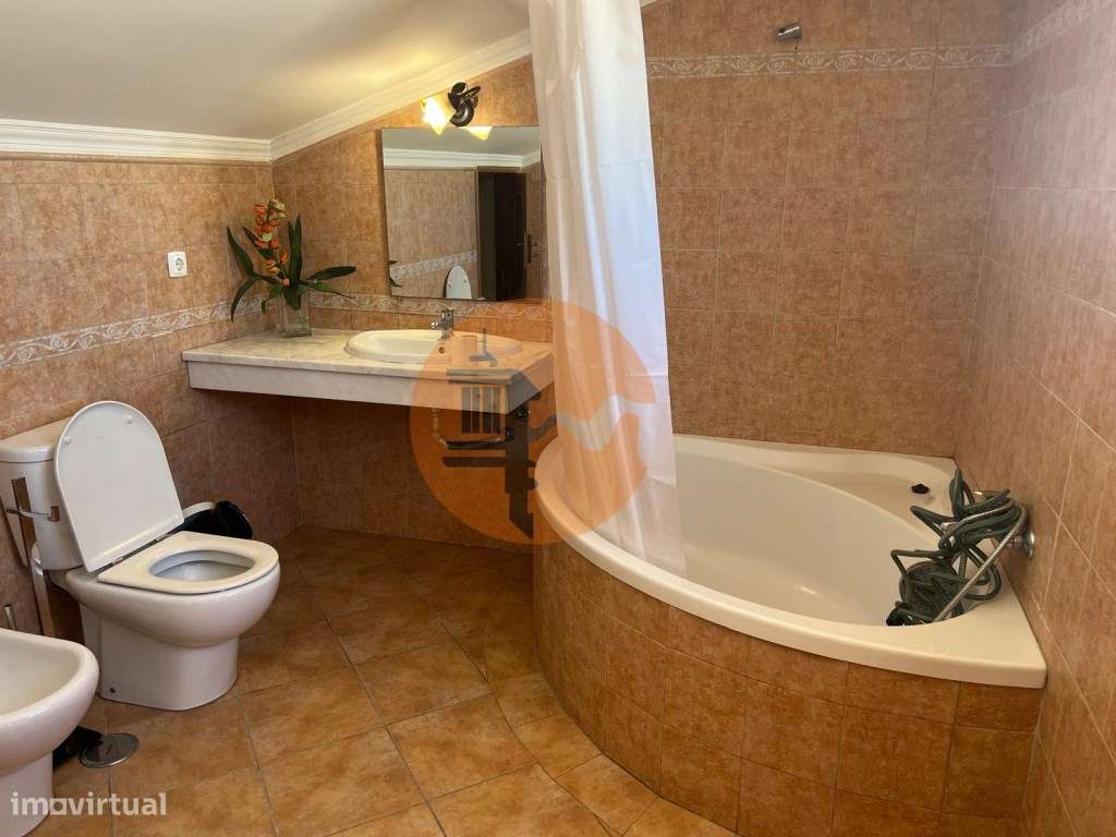 Fantástica Moradia com Piscina para venda-15