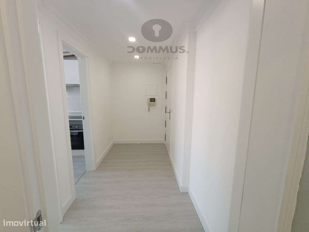 Apartamento T2 Remodelado c/ Arrecadação em São Marcos-24