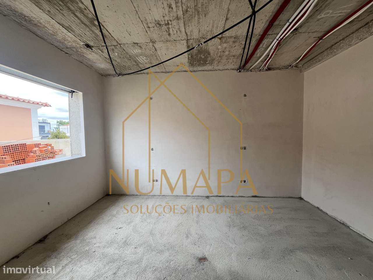 Moradia Térrea T5 Isolada com Piscina e Garagem Azeitão-10