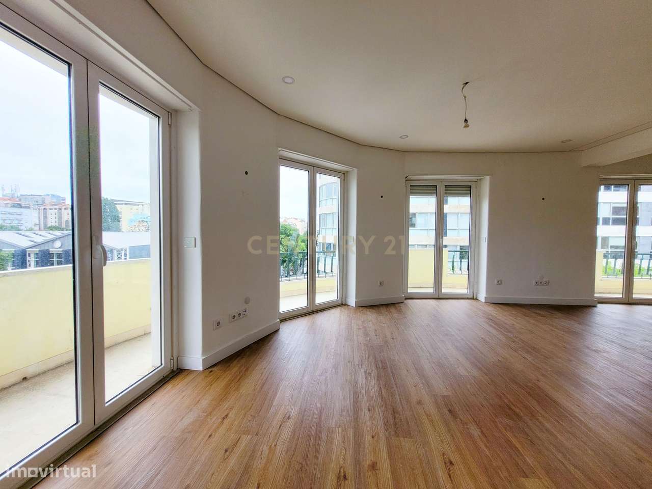 Excelente T4 para arrendar totalmente remodelado mesmo no centro de Li - Grande imagem: 4/29