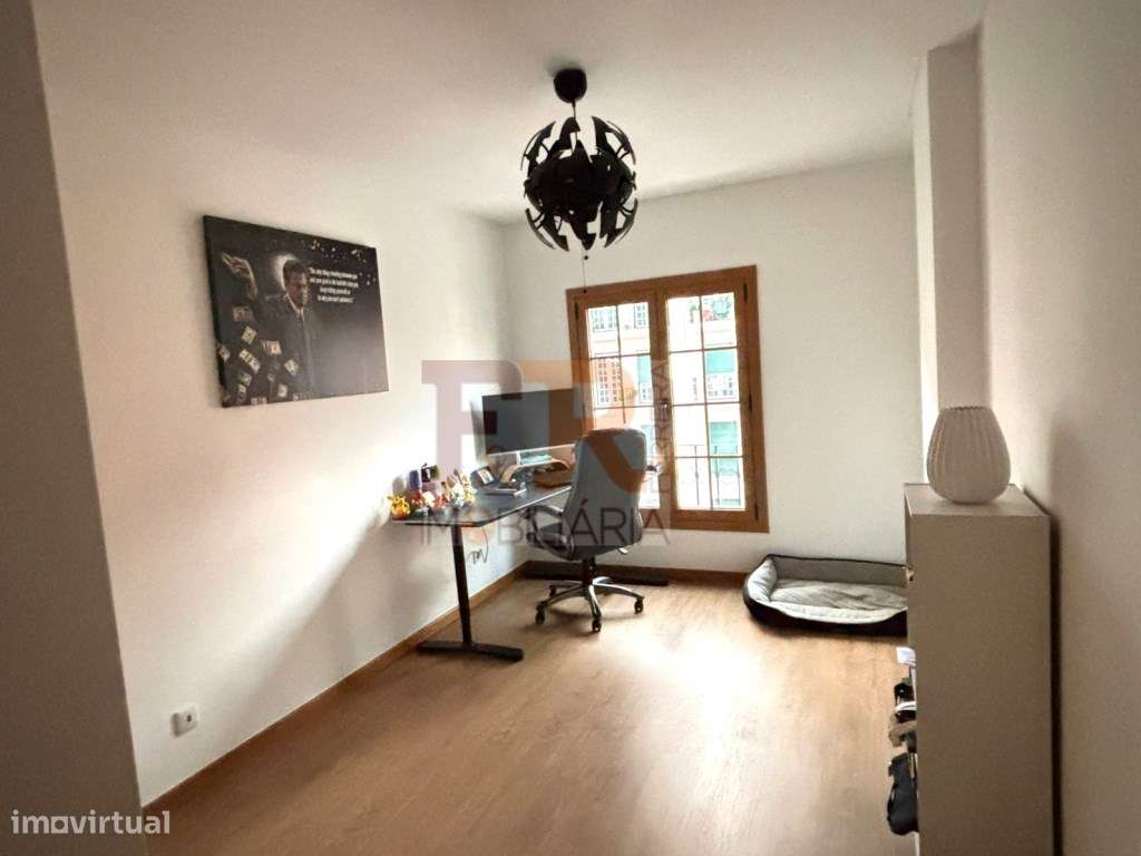 'Excelente' Apartamento T2 Moderno com Varanda ,Parqueamento Amadora-13
