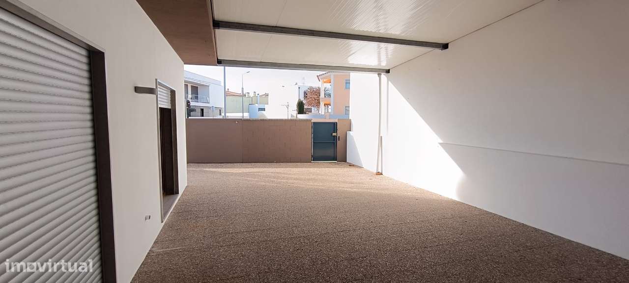 Moradia T4 Isolada na Urbanização do Bonito – Entroncamento-32