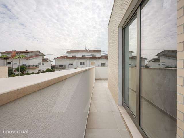 Moradia T4 + 1 de arquitetura moderna a 7 minutos do centro de Aveiro-44