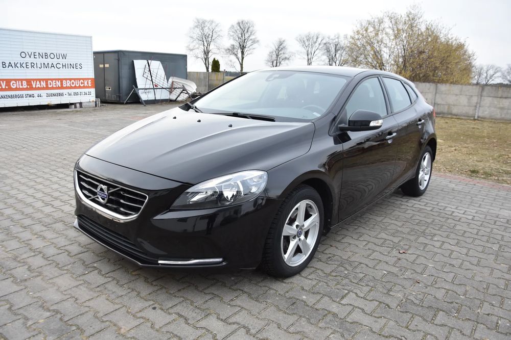 Volvo V40 II 2016