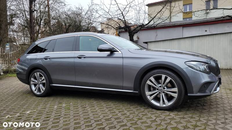 Mercedes-Benz Klasa E 220 d 4Matic T All-Terrain 9G-TRONIC Exclusive - 2