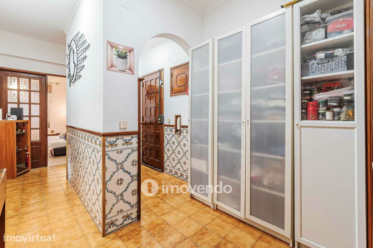 Apartamento T2 com arrecadação, em Agualva-31