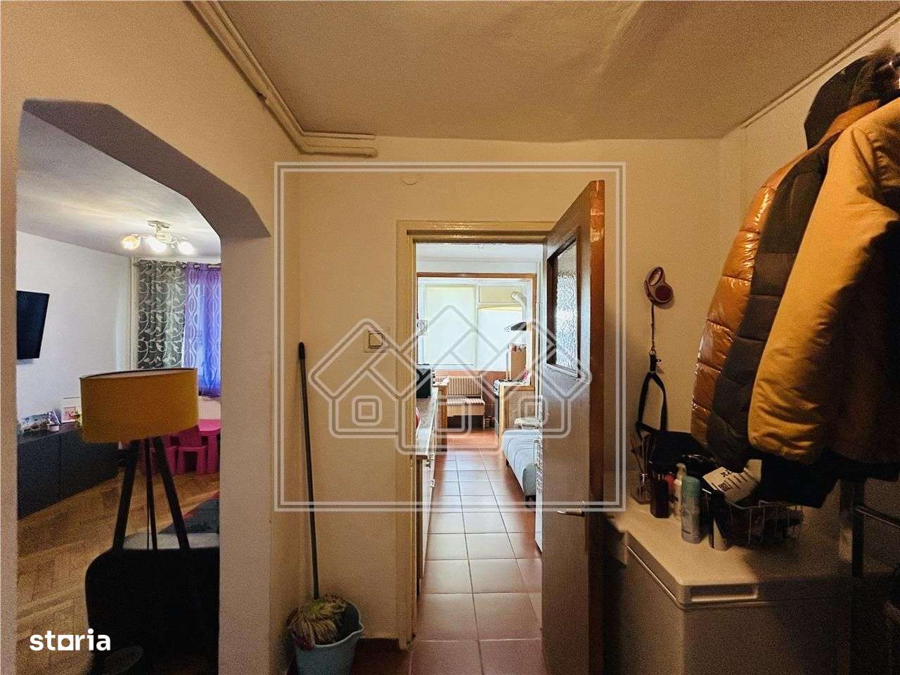 Ap cu 2 camere, balcon, etaj intermediar, Mihai Viteazu - Imagine principală: 5/14