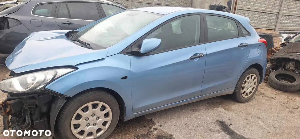 Hyundai I30 II 1,4 100KM rozrusznik - 2