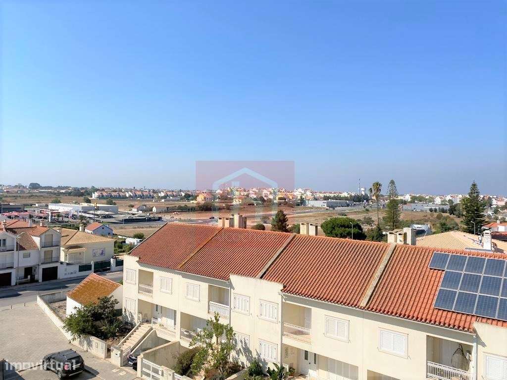 Apartamento T4 Duplex com garagem box no centro de Alcochete-14