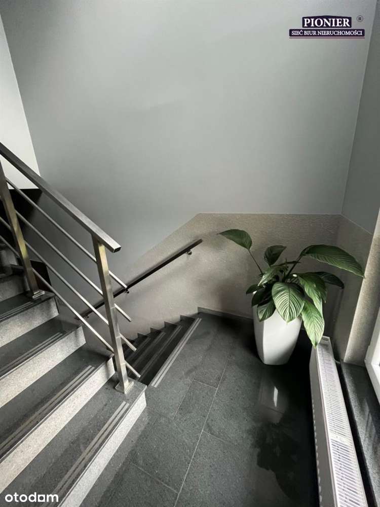 Budynek usługowy-10