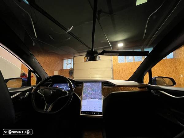 Tesla Model X 100D - 21