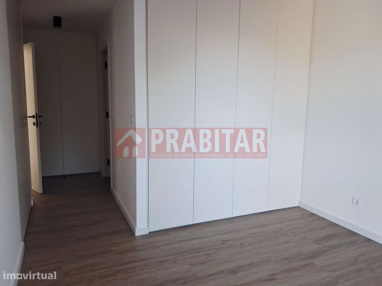 APARTAMENTO T2 . NOVO-23