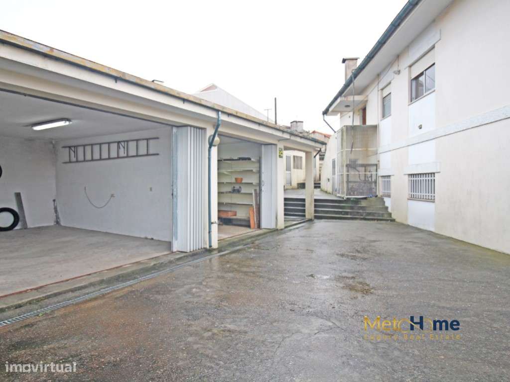 Moradia de 4 frentes em Perosinho-42